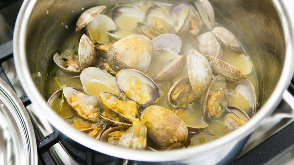 Healthy Clam Chowder – Recipe Rehab TV Season 2 – Episode 20 Preview