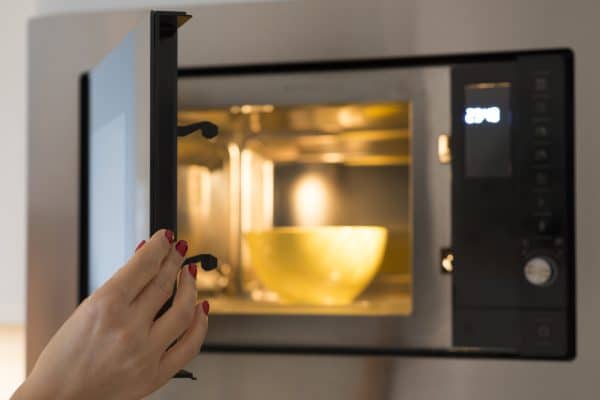 The Hidden Health Risks of Microwaving Food (and What to Use Instead) The Hidden Health Risks of Microwaving Food (and What to Use Instead)